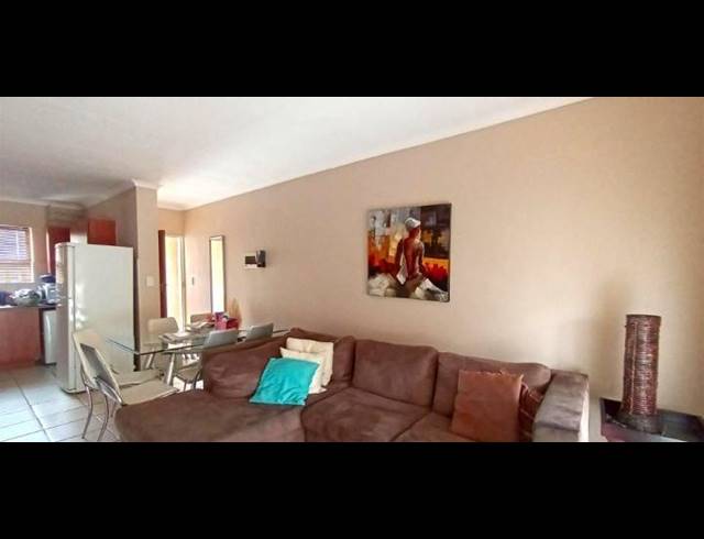 2 BEDROOM APARTMENT FOR SALE IN PARKRAND